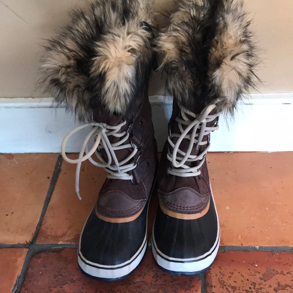SOREL BOOTS like new condition